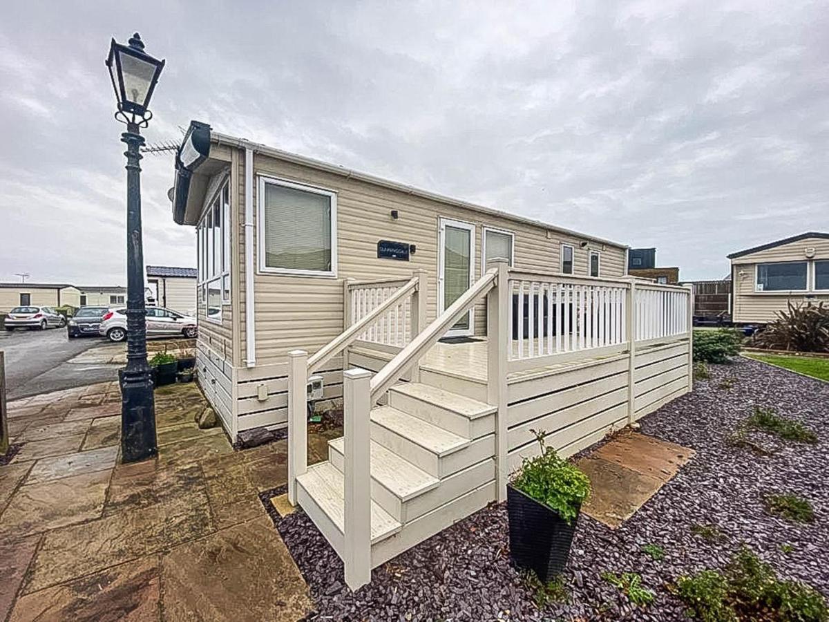 Lovely 6 Berth Caravan With Decking And Wifi In Kent, Ref 47017C Hotell Whitstable Exteriör bild